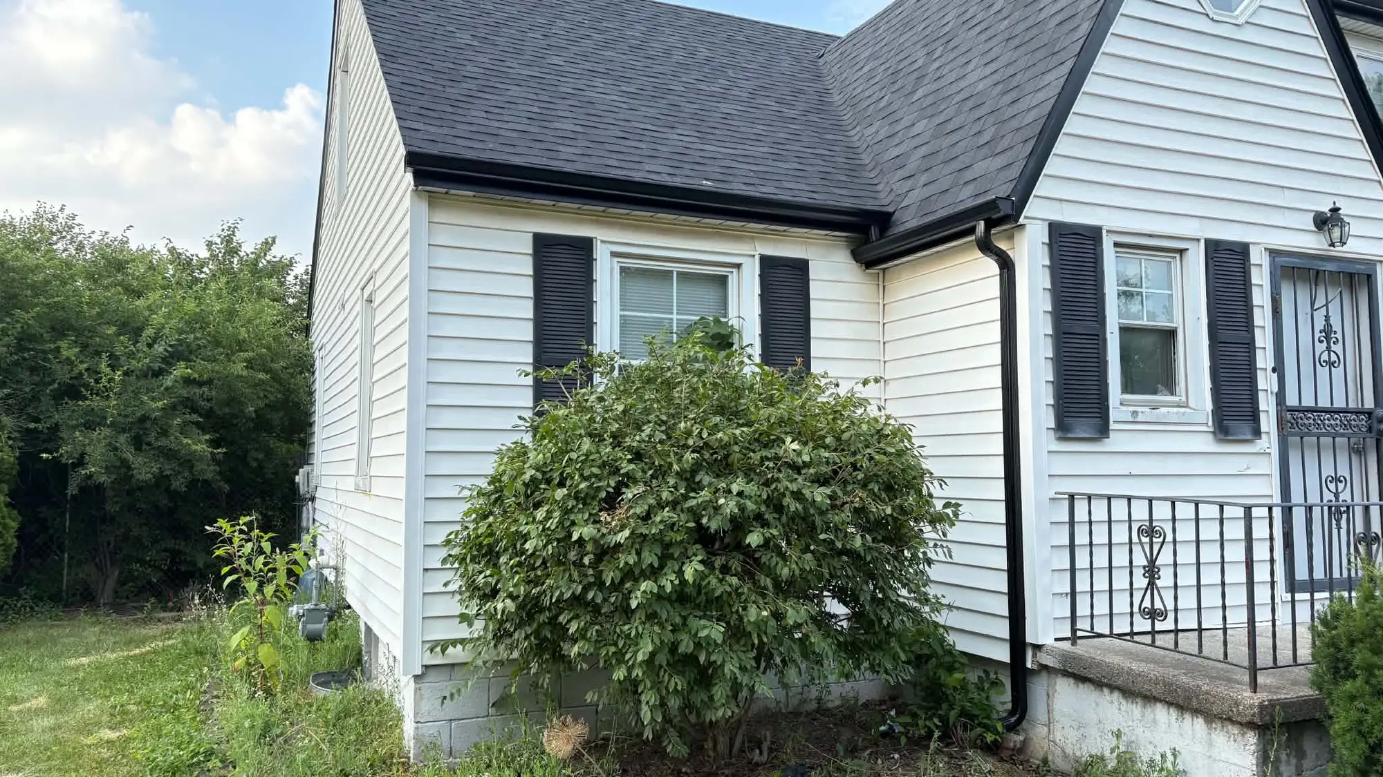Completed roof installation by Horseshoe Roofing